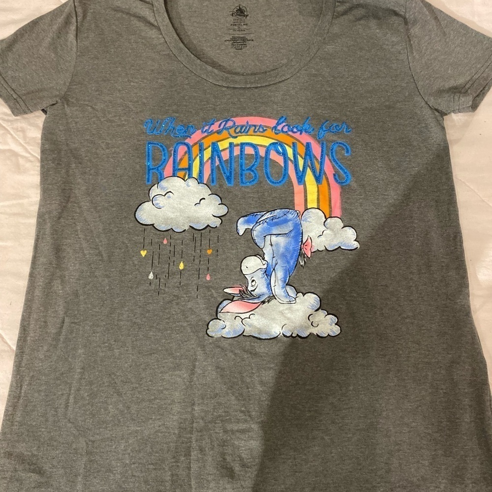 Disney Tee size Medium (FR)